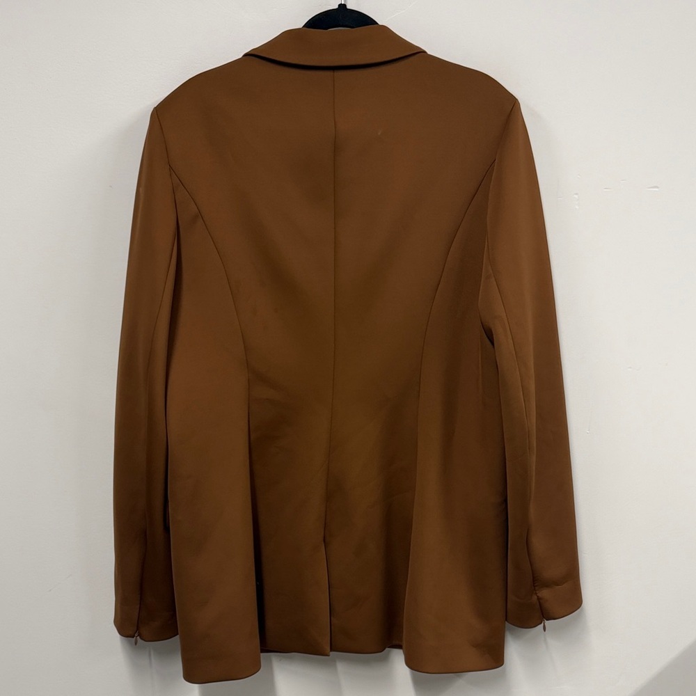 Good American Scuba Fitted Blazer in the color Burnt Caramel 2XL - Picture 8 of 8